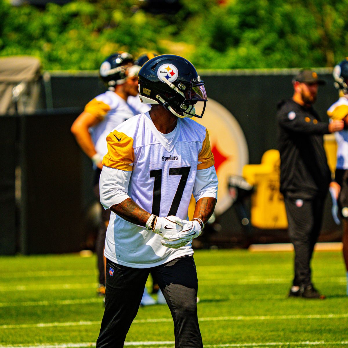 Steelers Officially Sign Dynamic WR Germie Bernard | 93.7 The Fan