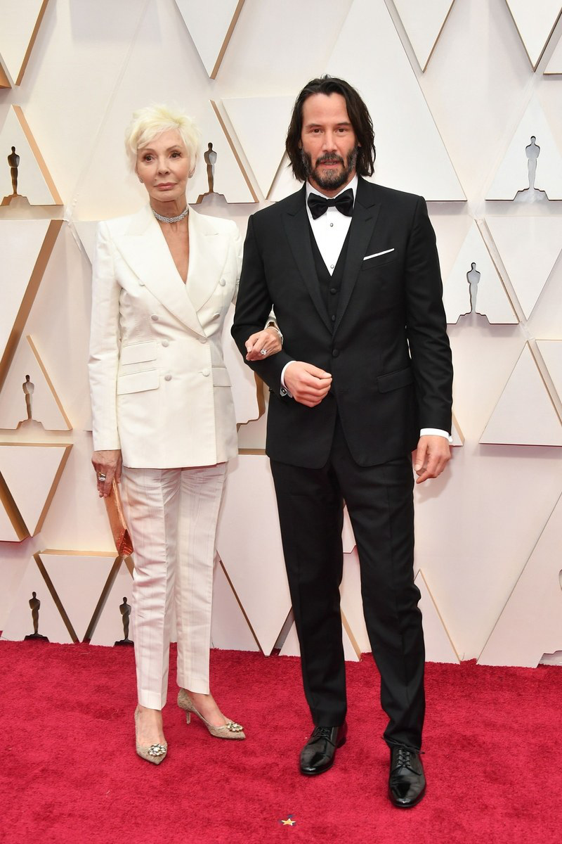 Không phải bạn gái, đây mới là người phụ nữ đặc biệt mà tài tử "Ma Trận" Keanu  Reeves sánh bước cùng trên thảm đỏ Oscar 2020